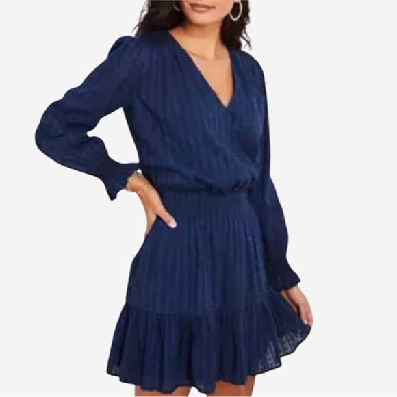 Vineyard Vines Dresses & Skirts - Vineyard Vines Textured Smocked Mini Dress Size M Medium Blue Cotton Resortwear